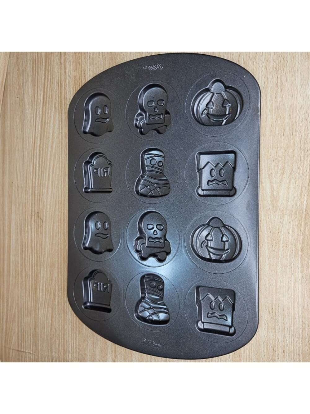 Wilton New Without Tags Halloween Cookie Shapes Pan